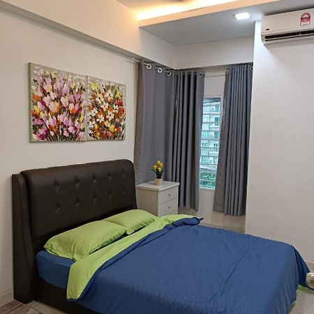 Qaisara D'Savanna Homestay@Southville City Bangi Buitenkant foto