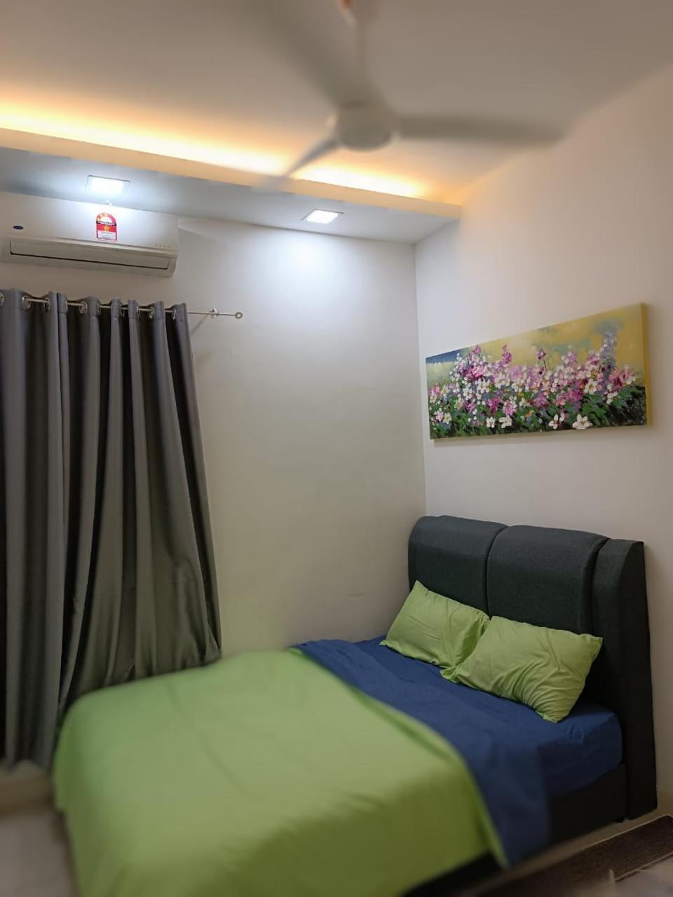 Qaisara D'Savanna Homestay@Southville City Bangi Buitenkant foto